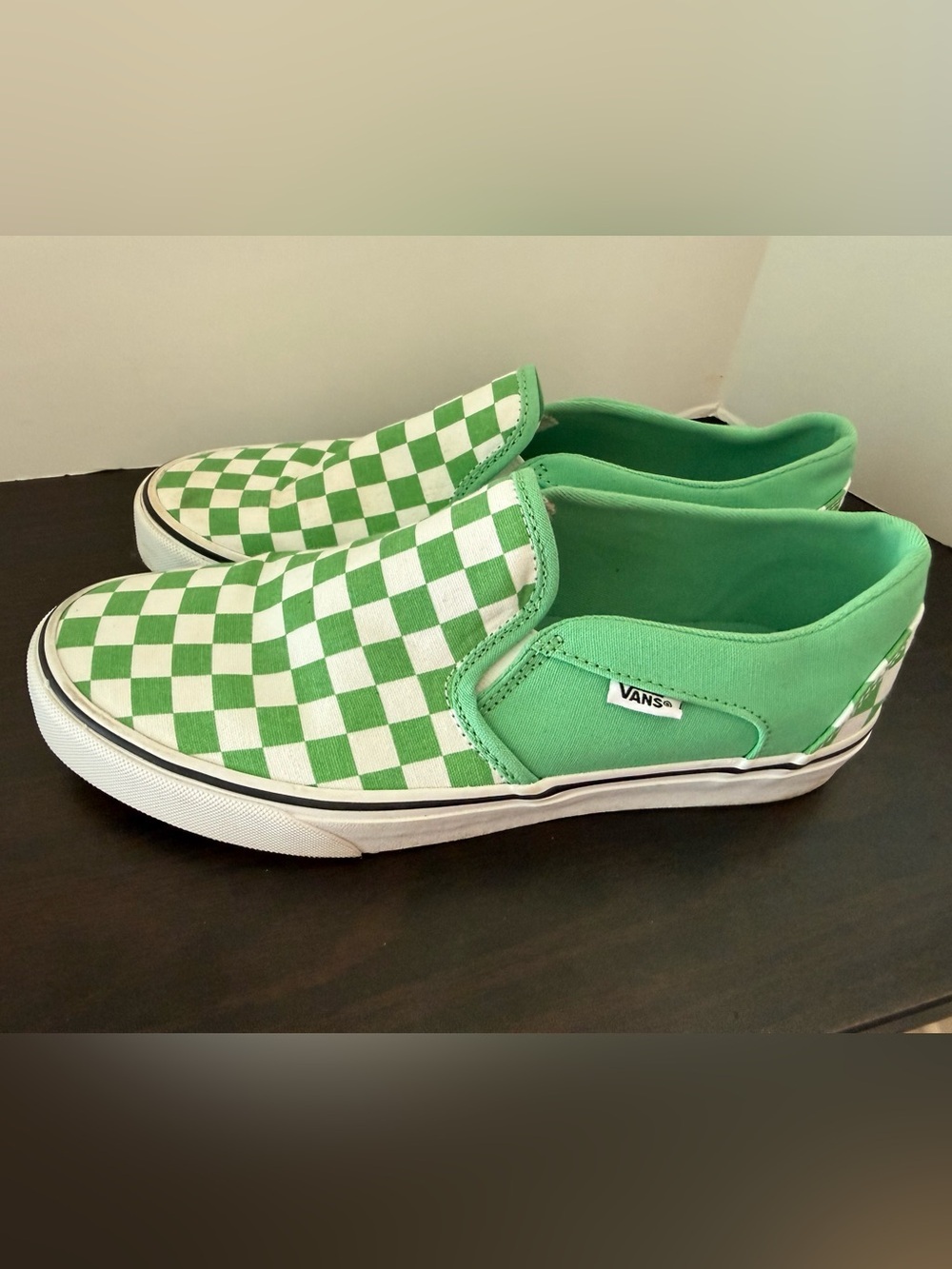 Vans womens  Classic Slip-On Checkerboard Sneakers - Green/White